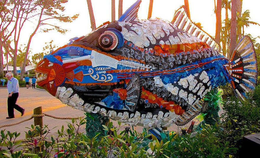 trash art, déchets plastiques, océans