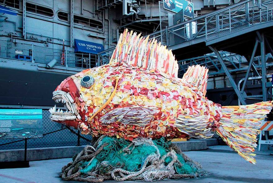 trash art, déchets plastiques, océans