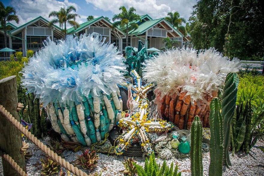 trash art, déchets plastiques, océans