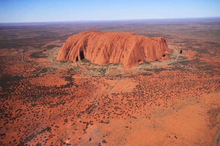 La formation rocheuse Uluru bientôt interdite aux touristes Uluru