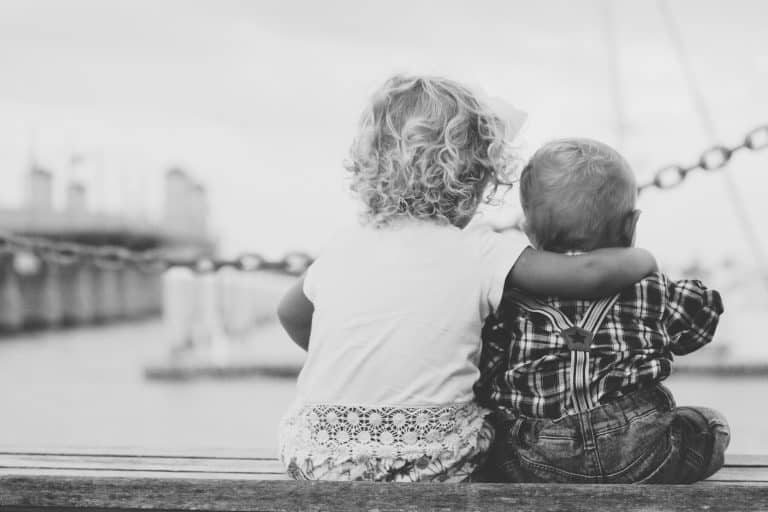 River Island met en avant six enfants en situation de handicap enfants