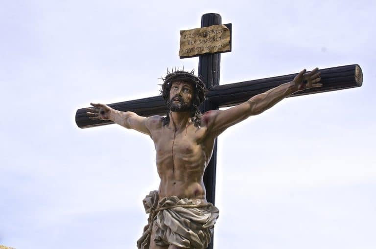 Retour des crucifix dans les lieux publics