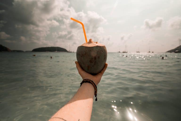 L’eau de coco, une boisson énergisante pour l’été l'eau de coco