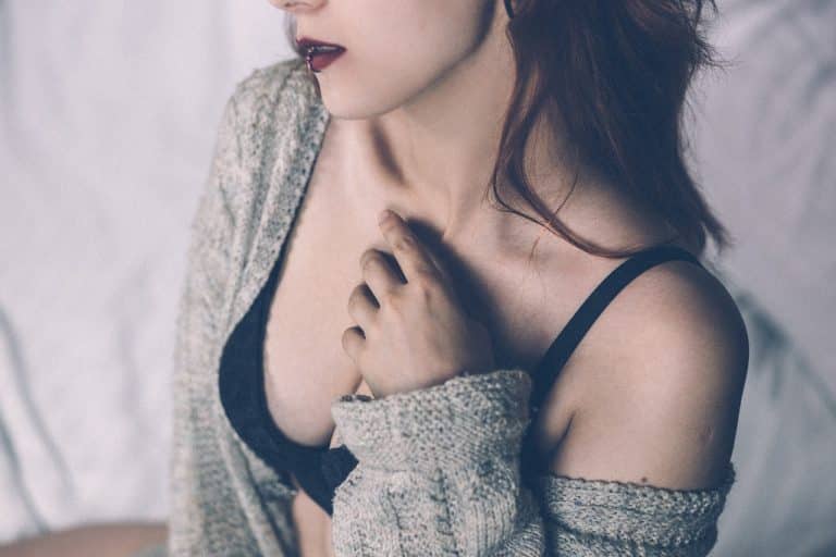 Une horrible découverte d’un médecin sur une femme se plaignant d’un mal de gorge