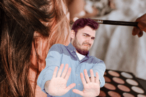 Deux erreurs de maquillage vieillissantes : le makeup artist dévoile tout !