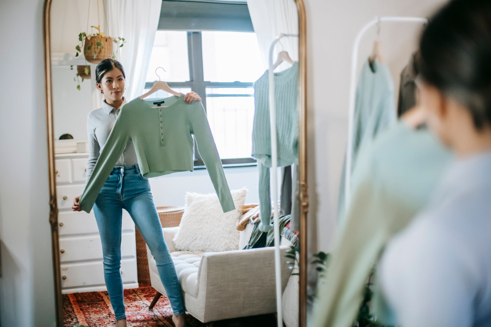 Tailles hautes et tons proches pour allonger la silhouette